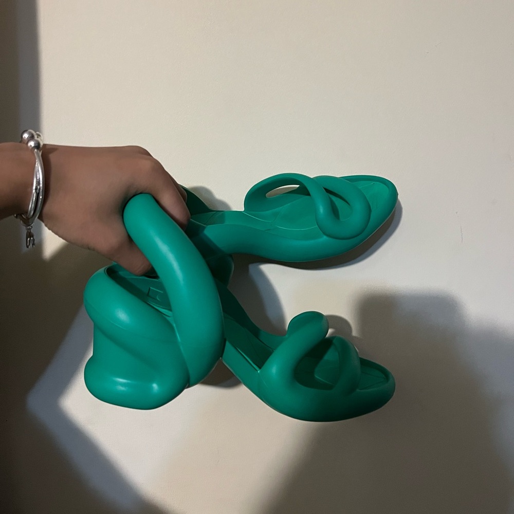 SOLD Camper Kobarah Heel